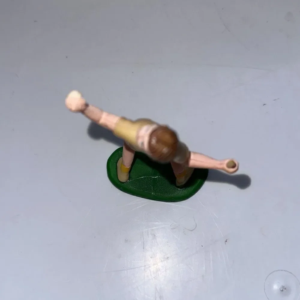 Vintage hard plastic male tennis player cake topper/tennis racket is‎ missing